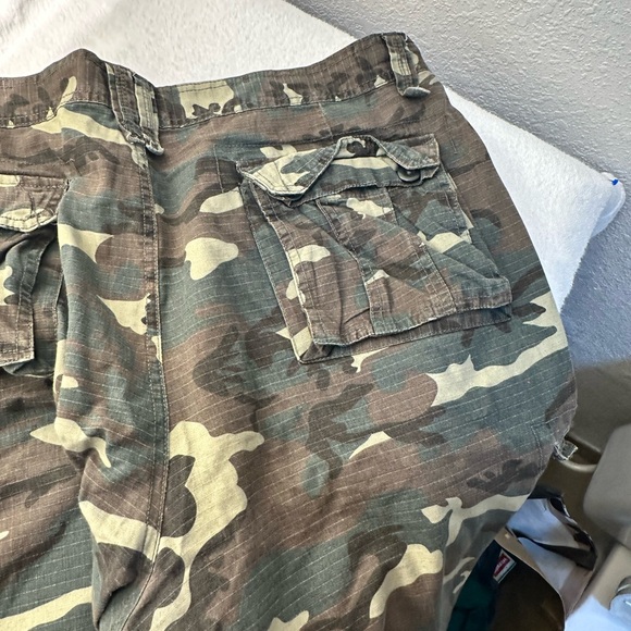 LA Gate Men Shorts, size  42 Camouflaged pattern  Cargo Men Shorts Big And Tall - Picture 3 of 9